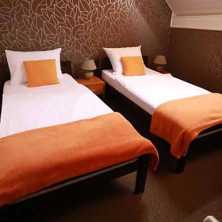 Rustika Sobe Bed & Breakfast โอซีเยก ภายนอก รูปภาพ