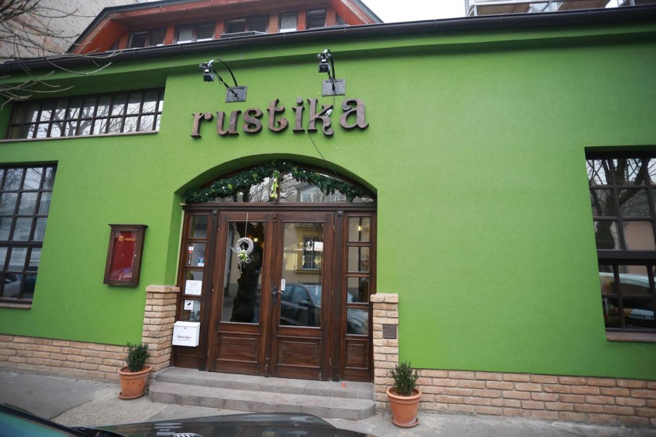 Rustika Sobe Bed & Breakfast โอซีเยก ภายนอก รูปภาพ