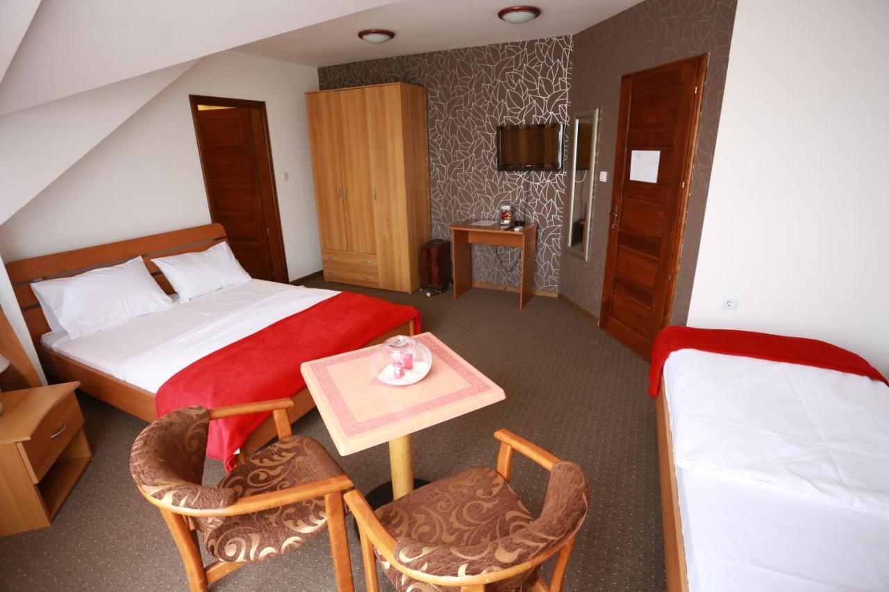 Rustika Sobe Bed & Breakfast โอซีเยก ภายนอก รูปภาพ