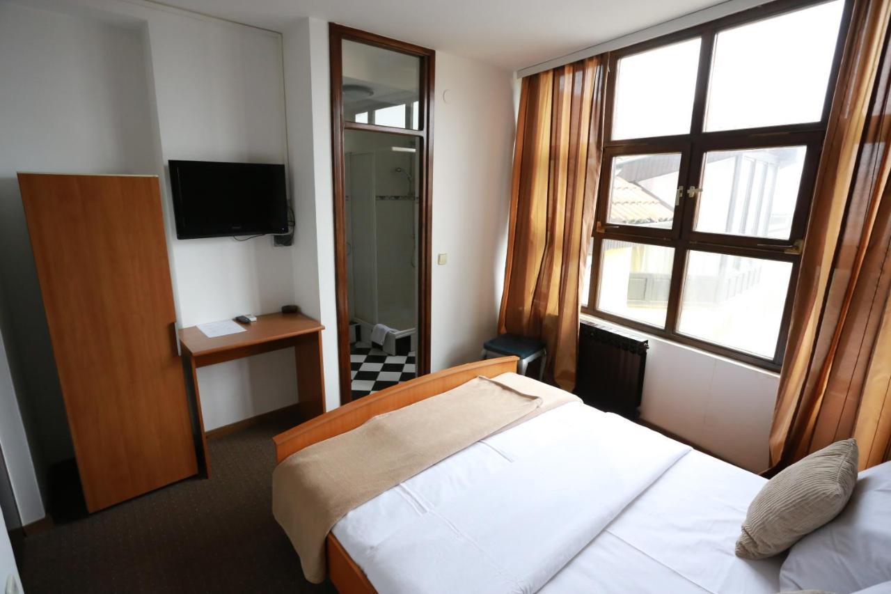 Rustika Sobe Bed & Breakfast โอซีเยก ภายนอก รูปภาพ